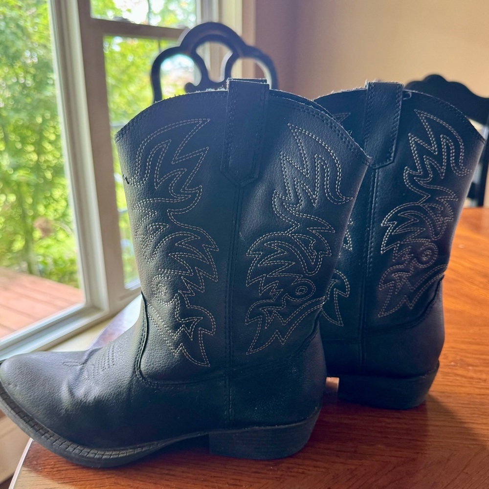 Youth Black Cowboy Boots 3.5